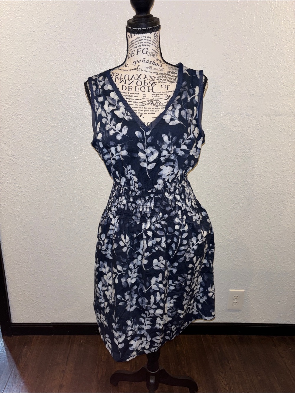Simply Vera Vera Wang Navy & White Floral Midi Dress